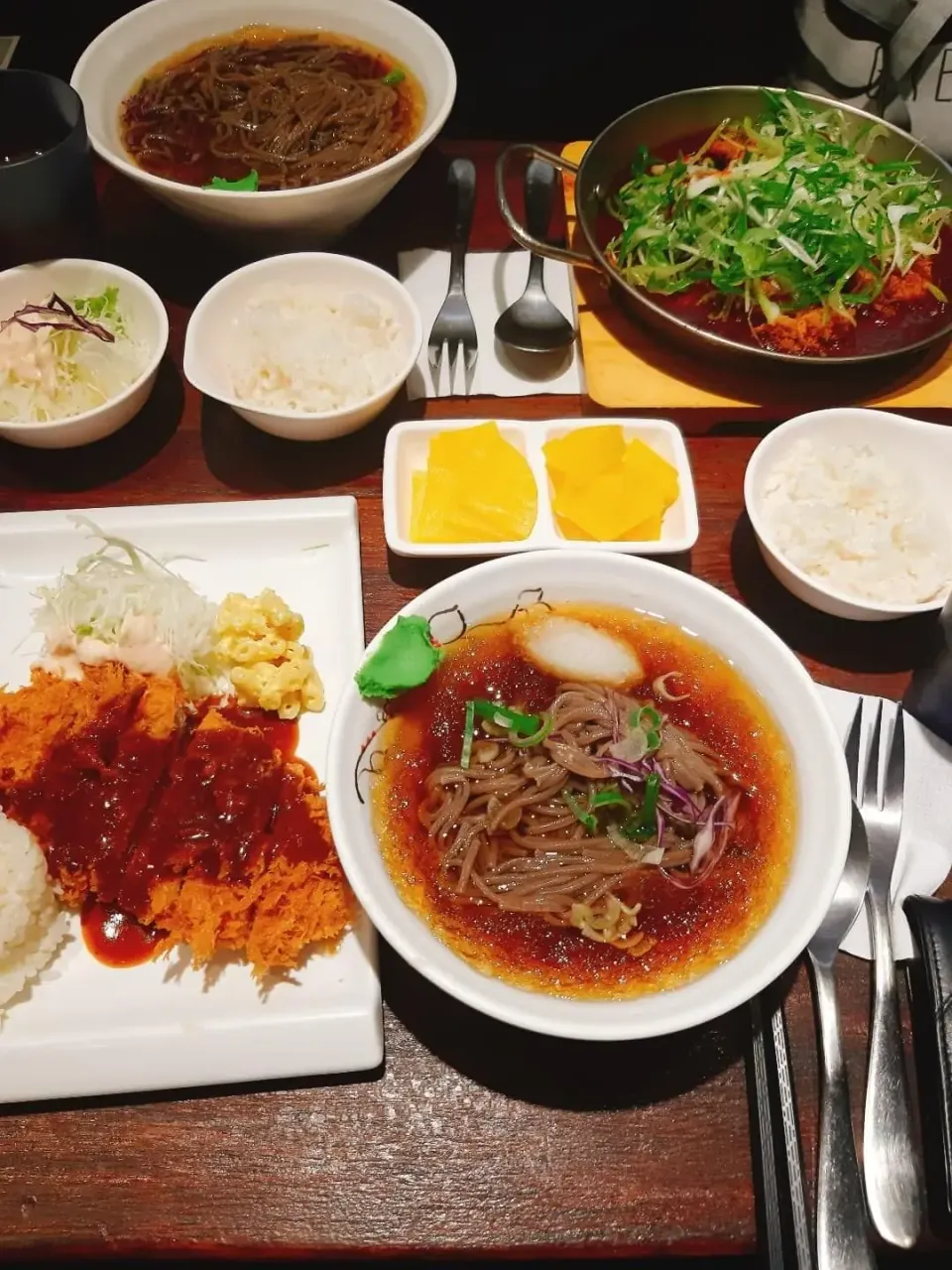 넘나 맛있는 내사랑 돈까스를 매주 공짜로 먹을 수만 있다면...