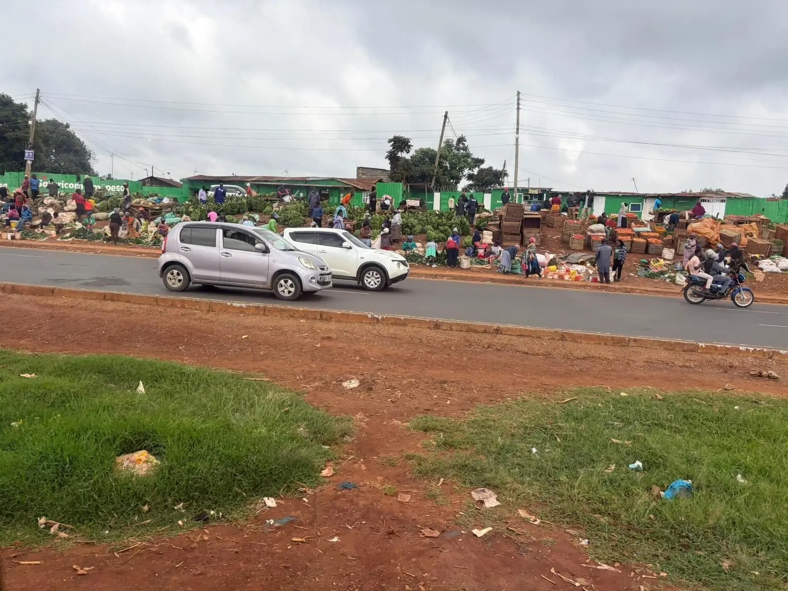 nairobi-side-road-01.jpeg