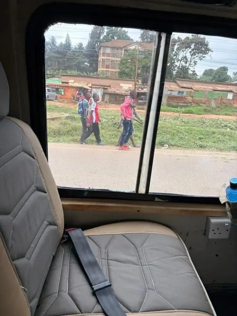 nairobi-side-road-02.jpeg